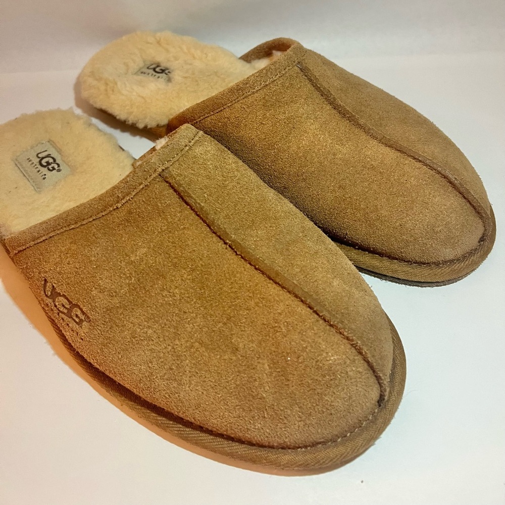 Ugg scuff slipper men’s size 9
